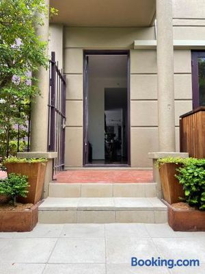 Image of Stylish Townhouse in Melbourne's Playground