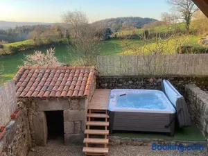 Image of La Petite Toscane d'Auvergne