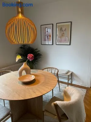 Image of Central lejlighed med udsigt til parken