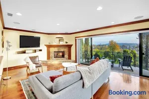 Image of Magnificent View House