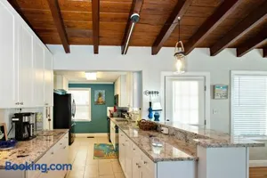 Image of 3170 S Peninsula Drive