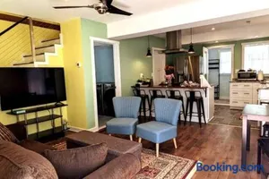 Image of Walkable Elmwood Cottage, No Chores 2Bath 2BR 2Car