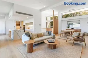 Image of Luxury Holiday Living, Noosa Heads