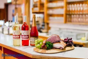 Image of Dorf-Zimmer Mirth