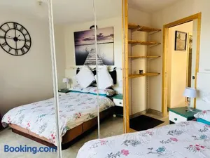 Image of Moderne Mini Maison - Quartier Résidentiel Calme