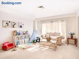 Image of Charming 4BR House and Cozy Garden