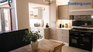 Image of Renovated 3 Bedroom House in Lowton Pennington, free parking