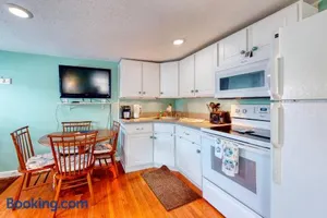 Image of Hampton Beach Hangout