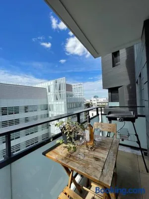 Image of Cosy apart with balcony Eiffel Tower view