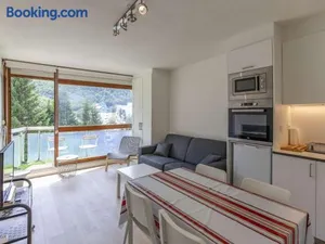 Image of Studio cabine 6 pers, pistes à proximité, balcon, cave à skis, cuisine équipée - FR-1-400-110