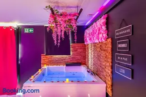 Image of Sweet Dreams Jacuzzi