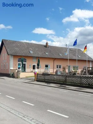 Image of "Nesthocker" Café-Snackbar-Pension-Bauwagencamp