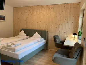 Image of Waldblick - Neubau - Self-Check-In - kein Verkehr - am Wald - Parkplätze vor Tür - apartment or double room
