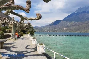 Image of Studio en bordure de Lac