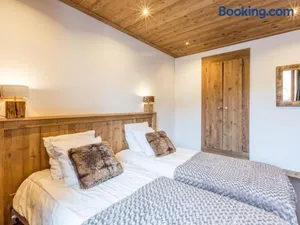 Image of Appartement 3 Chambres avec Parking, Wifi et Proche des Remontées Mécaniques à La Clusaz - FR-1-437-46