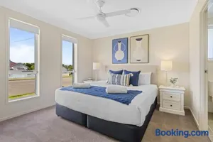 Image of Vineyard Oasis Heart of the Hunter