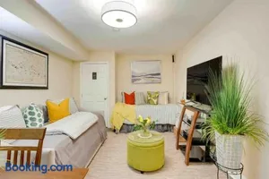 Image of EuroStyleLiving at John Hopkins Hospital and Downtown Baltimore