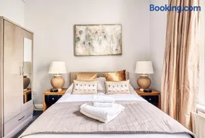 Image of Pied-à-Terre near The Docks - Wifi & Washing Machine