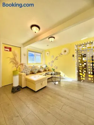 Image of Lemon Studio with Mountain view