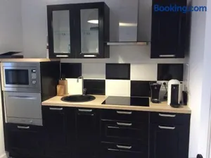 Image of Le black and white