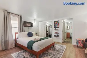 Image of Homey Studio Near Downtown Sac and American River