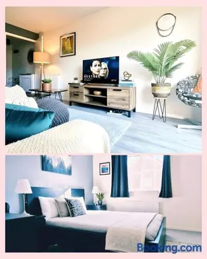 Image of Park on the Doorstep, 2-Bed Modern House in Stoke Gifford, NR Parkway Station and UWE