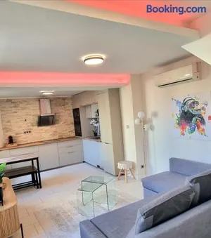 Image of ! Magnifique Triplex climatisé Avec Sauna Cœur De Ville !