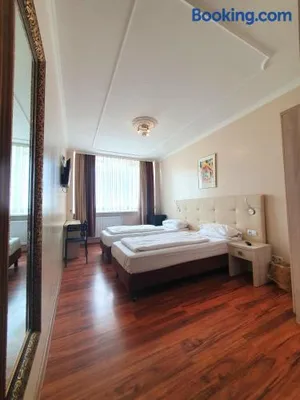 Image of R&B Hotel