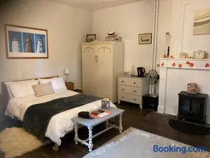 Image of 7 Dagnaud De la Tude our family farmhouse style home with en-suite