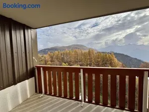 Image of Studio cabine confortable, 30m², 5 pers, piscine, balcon, proche pistes, commerces - Alpe d'Huez - FR-1-405-361