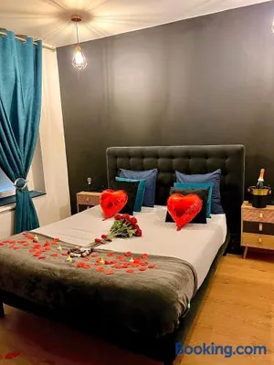 Image of R.Suite