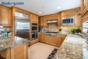 Image of 310 and a half Iris Ave