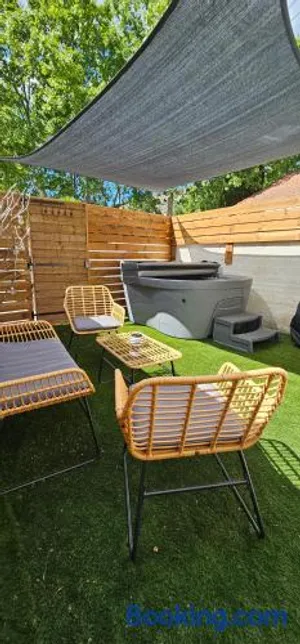 Image of Maison Plus Belle La Nuit avec jacuzzi privé