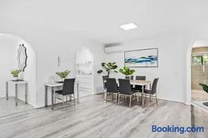 Image of Coco Bella Retreat in Central Surfers - sleeps 6-8