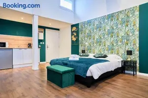 Image of NG Prestige - Nain I Suite Spa Privatif Premium I Jacuzzi - Sauna - Netflix - Projecteur