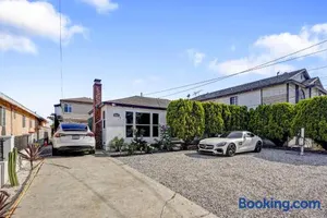 Image of The Pacific Nest - 10min from LAX