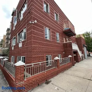 Image of Lawn Residence