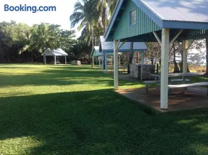 Image of Tannum Sands Hotel / Motel