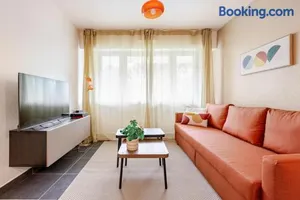 Image of Simple Spot, Parking, Tram