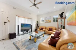 Image of Aircabin - Blakehurst - Spacious - 5 Beds House