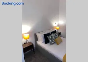 Image of Doncaster City Centre Deluxe Whole Apartment sleeps 4 D19