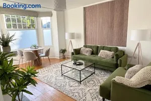 Image of 1 Bed / 1 Sofa Bed 'Scandi' Style Ground Floor Apartment
