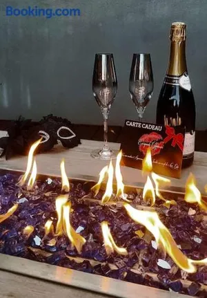 Image of Escapade Glamour