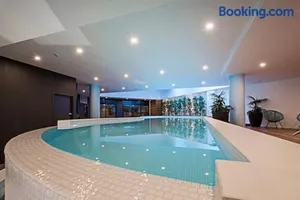 Image of Luxe 2BR Executive Apartment Kingston Pool Parking WiFi BBQ Wine