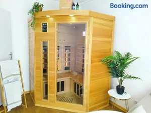 Image of THE BIG MÜNSTER für bis zu 12, Whirlpool, Sauna, zentral, Tischfußball, Balkon, Gasgrill