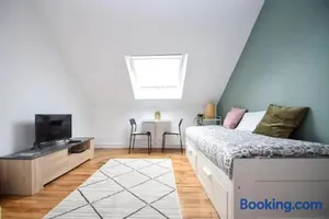 Image of 10mn RER B Aéroport CDG - Paris Gare du Nord, T11 Express, Le Bourget, All equipped, Free Netflix, From 1 to 3 Guests, 4th Floor by Stairs, Escaliers, Parc des Expositions, Free Street Parking after 7pm - 2