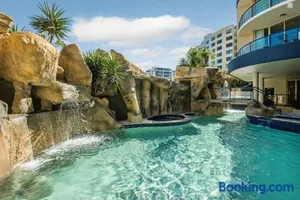 Image of Mooloolaba Beachfront: Superior Resort Apartment