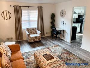 Image of Studio B -Cozy home mins from Airport, Uptown and Downtown