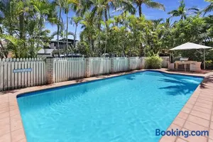 Image of Low Tide on Noosa Sound - Pet Friendly