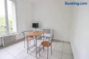 Image of Montrouge 1 Bedroom Flat 30m2 - (2 pièces)